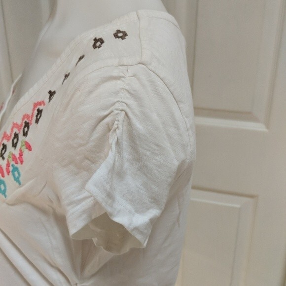 Athleta White Short Sleeve Top w/Ruching and Embroidery Size Small - Picture 8 of 11